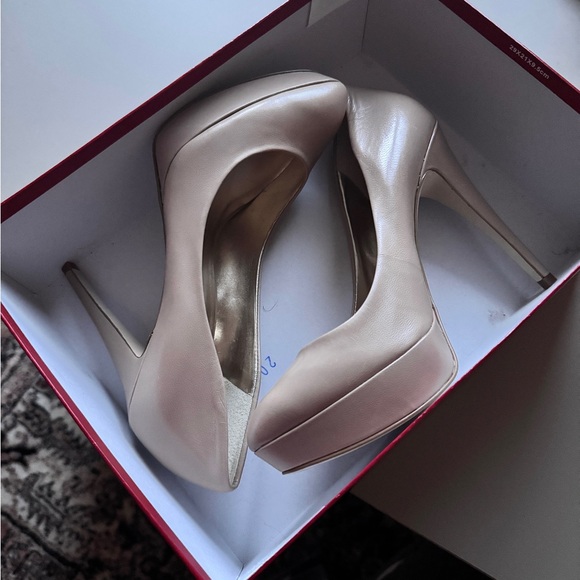 GUESS Light Natural High Heels - Size 7 - Picture 8 of 8